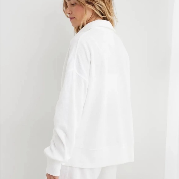 Aerie Collared Oversized Crewneck White V-Neck Sweater - Picture 4 of 10